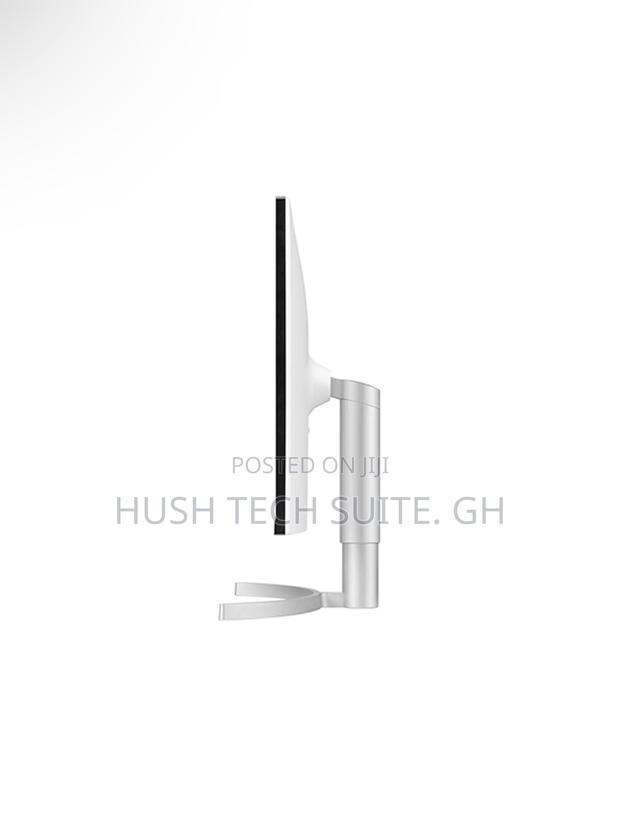 32” Lg 3840 X 2160 Uhd Ips Ultra Wide Monitor. · Photo 3