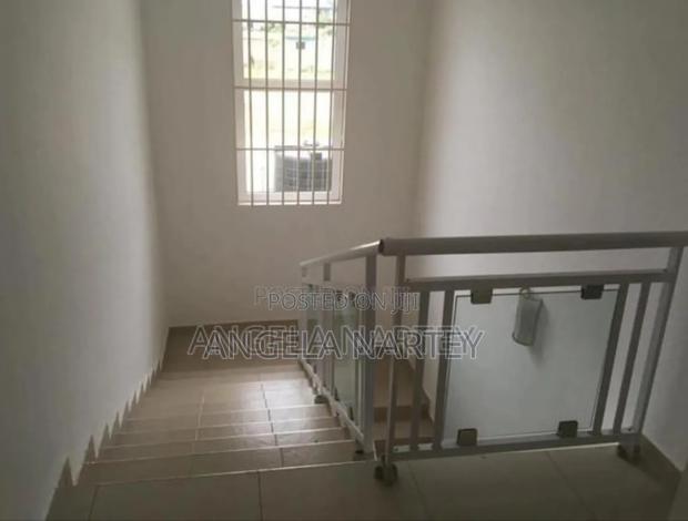 4bdrm House in Community 22, Tema Metropolitan for sale · Photo 3