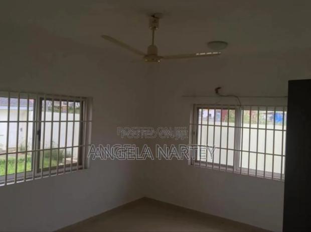 4bdrm House in Community 22, Tema Metropolitan for sale · Photo 5