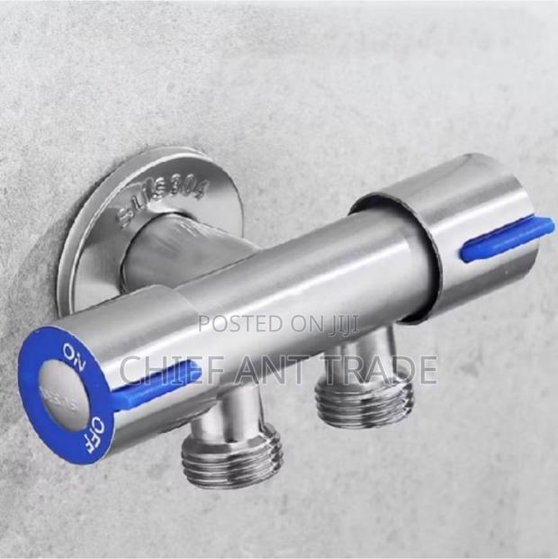 Double Angle Valve Silver · Photo 1