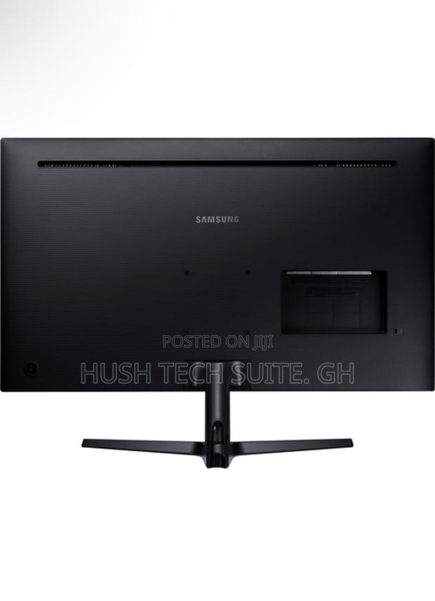 32” Samsung 3840 X 2160 · Photo 5