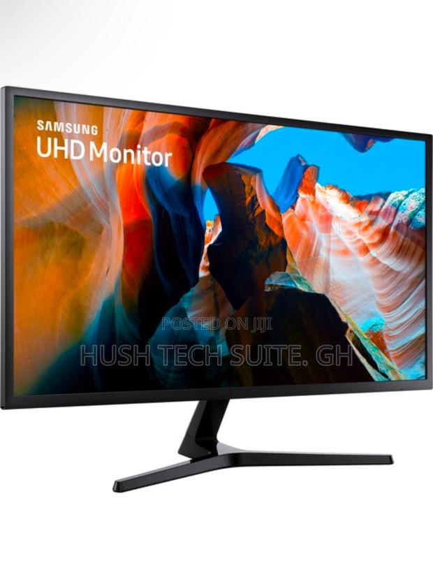 32” Samsung 3840 X 2160 · Photo 2