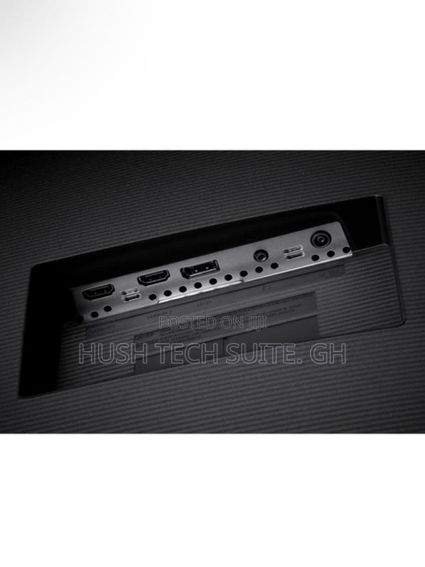 32” Samsung 3840 X 2160 · Photo 7