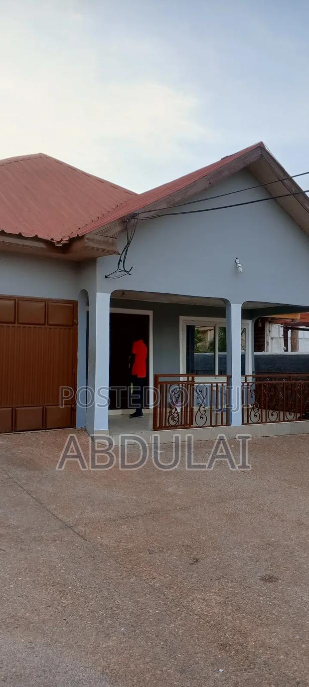 3bdrm House in 3 Bedroom Self, Ashomang Estate for rent · Photo 1