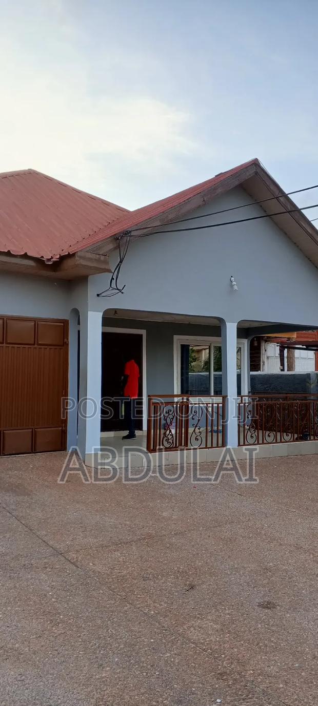 3bdrm House in 3 Bedroom Self, Ashomang Estate for rent · Photo 2