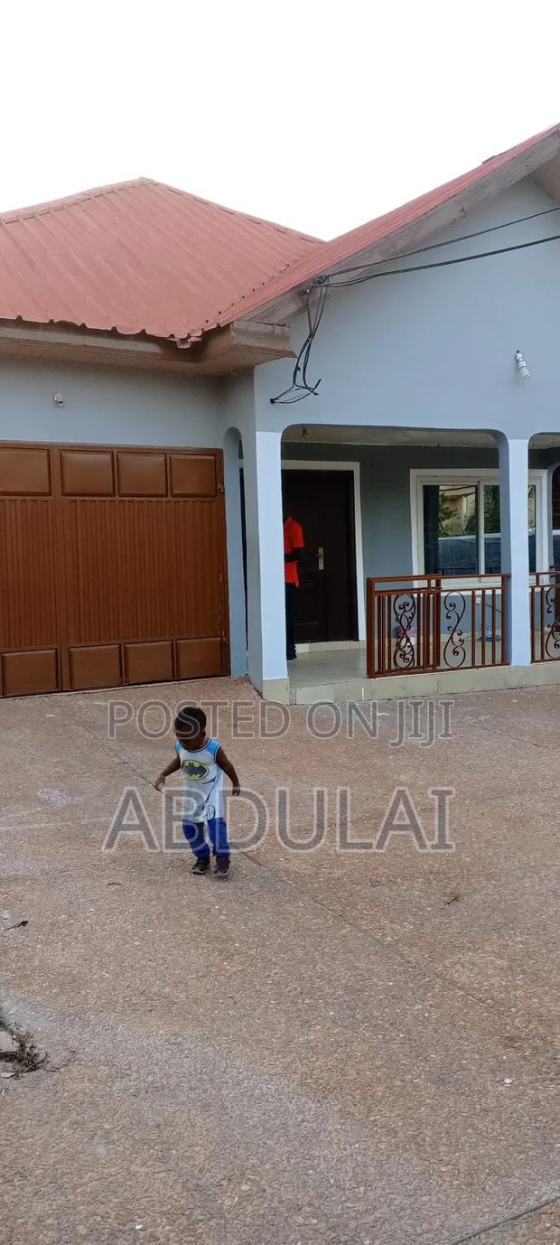 3bdrm House in 3 Bedroom Self, Ashomang Estate for rent · Photo 4