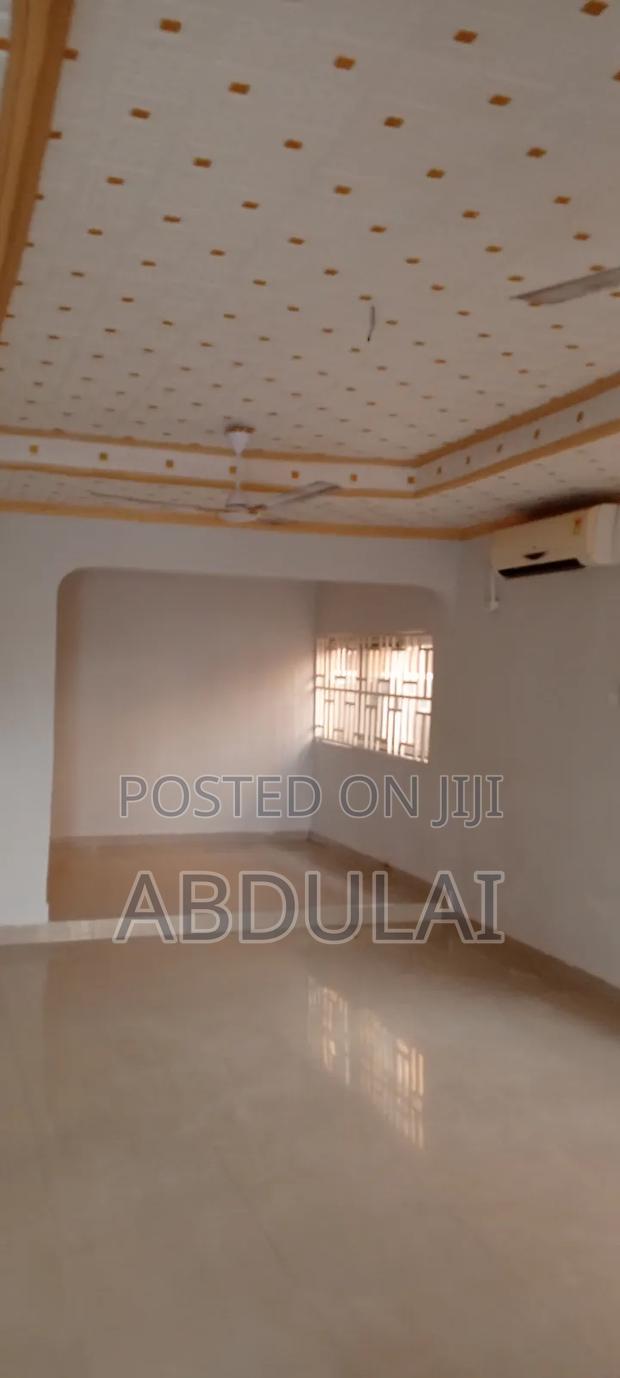 3bdrm House in 3 Bedroom Self, Ashomang Estate for rent · Photo 5