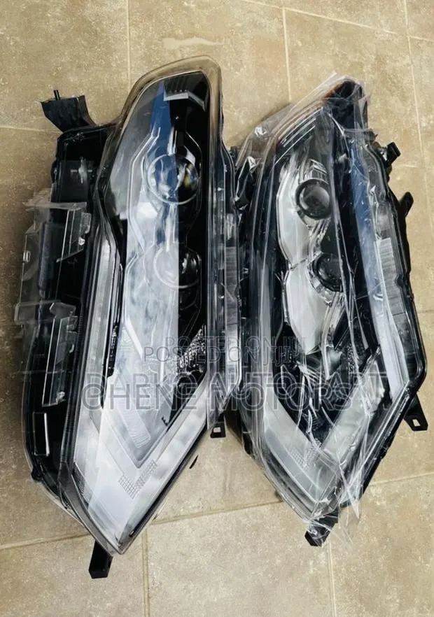 Nissan Rogue 2017-2018 Headlights Full LED Available · Photo 1