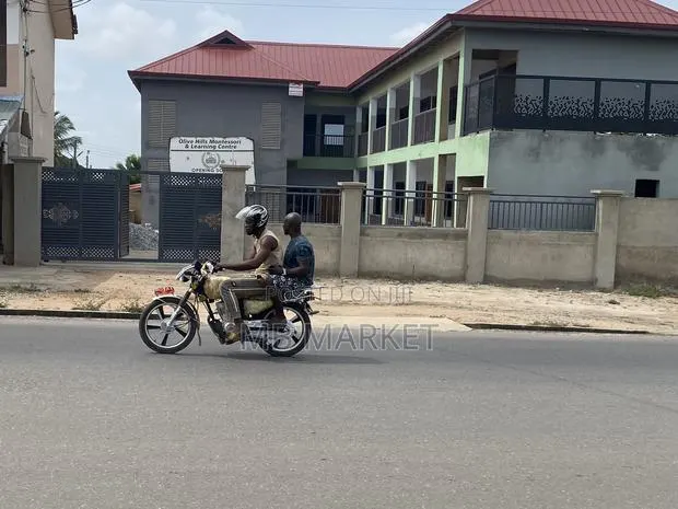 Storey Building With 16 Spacious Rooms for Sale · Photo 1