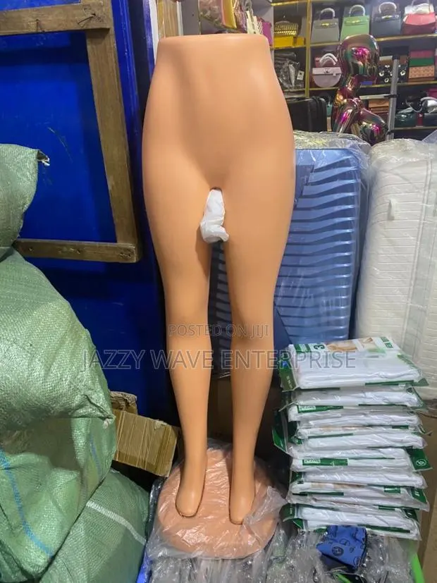Half Down Manikin Dummy Mannequin · Photo 1