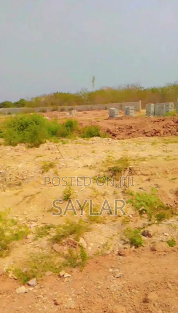 A Large Size Land on Sale Tema Comm6 for for All Projects · Photo 2