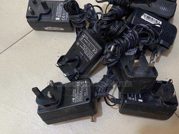 Uk Used 12v,3a,2.5a,2a.Adapters With 3 Pin · Photo 2