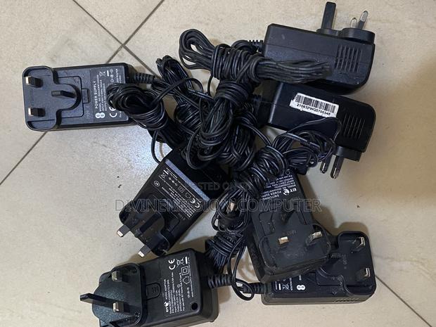 Uk Used 12v,3a,2.5a,2a.Adapters With 3 Pin · Photo 4