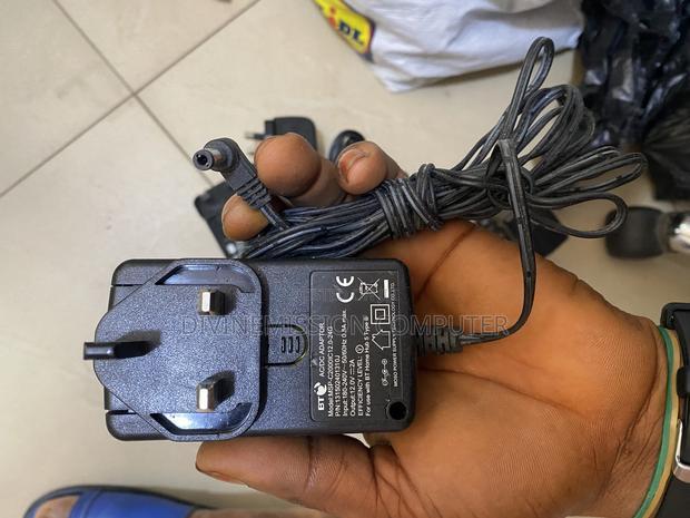 Uk Used 12v,3a,2.5a,2a.Adapters With 3 Pin · Photo 1