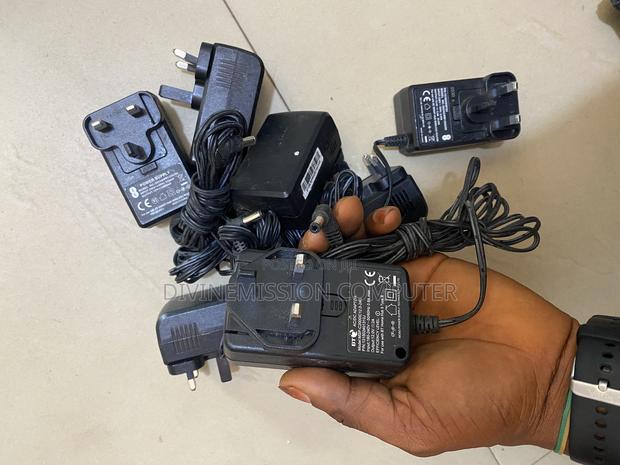 Uk Used 12v,3a,2.5a,2a.Adapters With 3 Pin · Photo 5