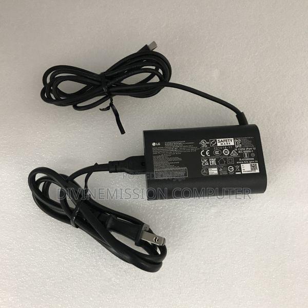 Lg Omen Type C Laptop Charger 65w Uk Standard · Photo 3