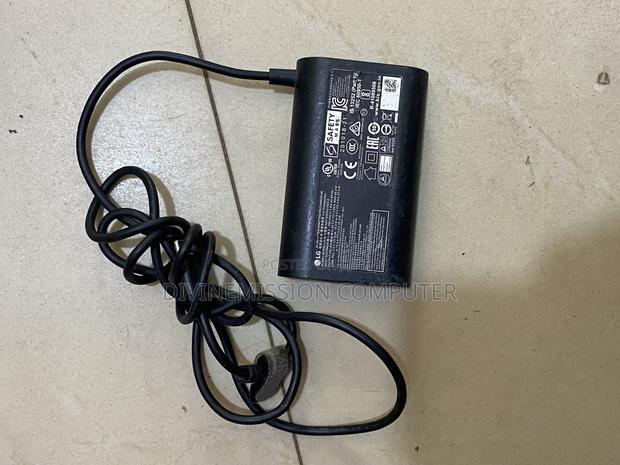 Lg Omen Type C Laptop Charger 65w Uk Standard · Photo 7