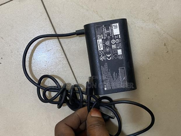 Lg Omen Type C Laptop Charger 65w Uk Standard · Photo 5
