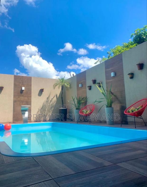 Domestic Commercial Pool Designs · Photo 3
