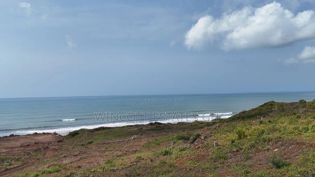 Beach View Land Near Winneba · Photo 3