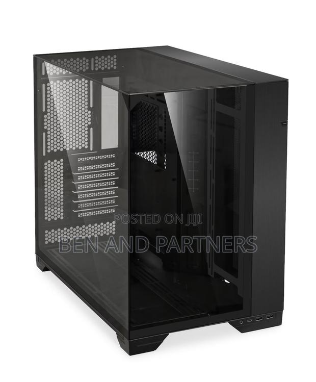 Lian Li O11 Vision Compact (Black) · Photo 1