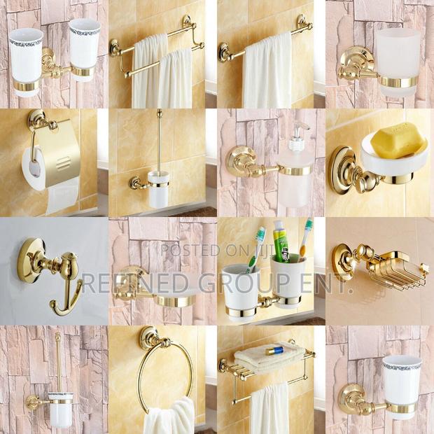 Bathroom Accessories Set. · Photo 4