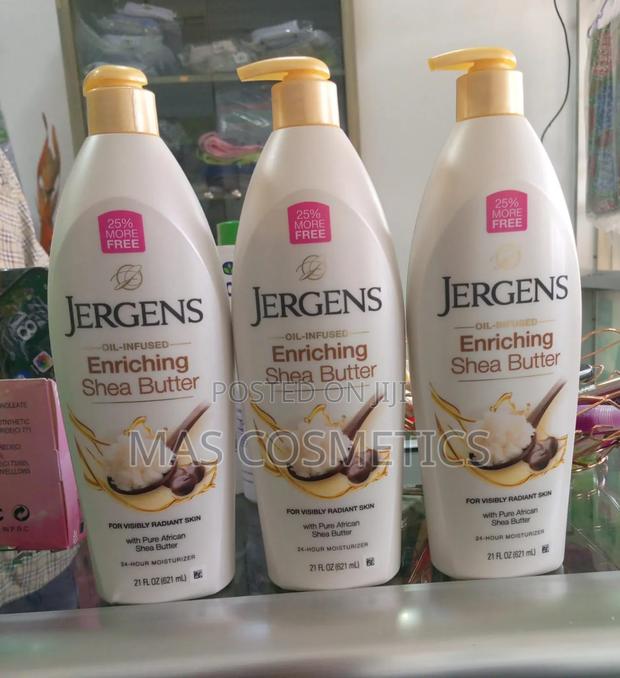 Jergens Enriching Shea Butter Lotion · Photo 3
