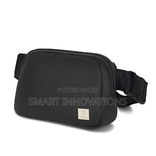 Leather Crossbody Bag · Photo 6