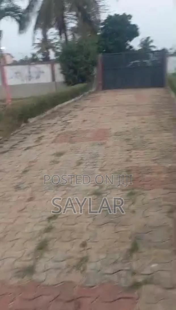 House for Sale · Photo 3