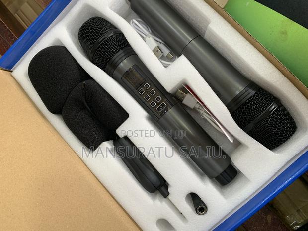 Professional Handhold Universal Wireless Microphone · Photo 3