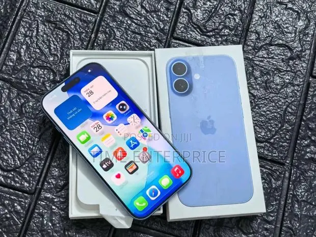 New Apple iPhone 17 256 GB Blue · Photo 1
