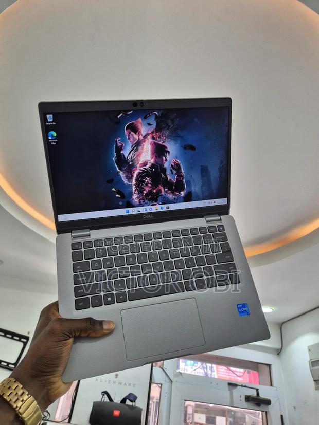 Laptop Dell Latitude 5320 32GB Intel Core I7 SSD 512GB · Photo 1