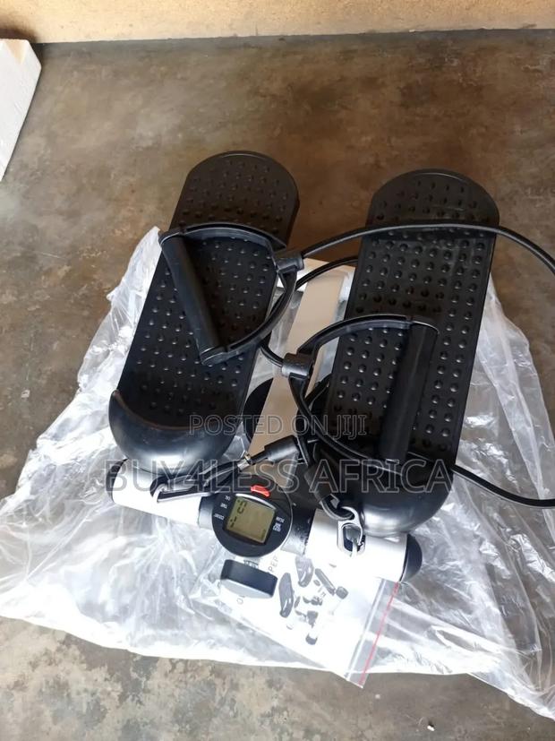 Mini Stepper With Resistance Bands · Photo 2