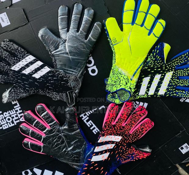 Original Adidas Goal Keepers Gloves · Photo 1