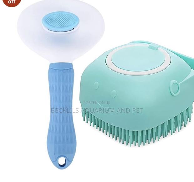 Self Cleaning Slicker Brush for Grooming · Photo 1