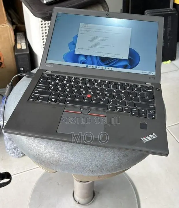 Laptop Lenovo ThinkPad X270 8GB Intel Core i7 SSD 256GB · Photo 1