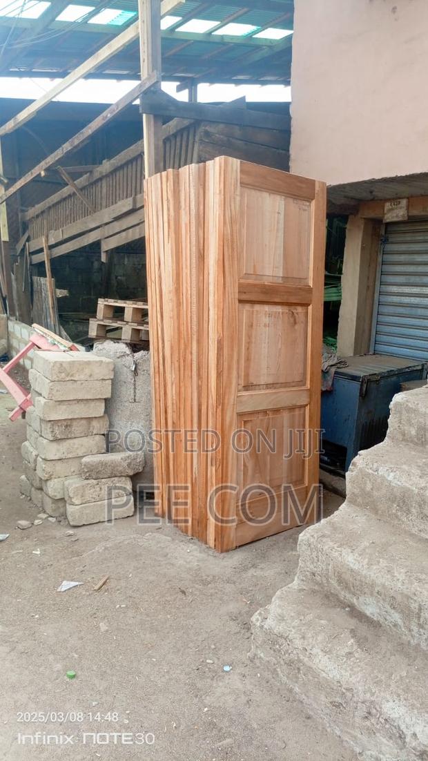 Wooden Doors Plus Frame, Architrave and Lining · Photo 1
