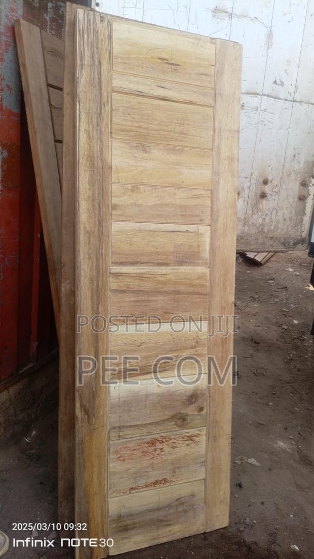 Wooden Doors Plus Frame, Architrave and Lining · Photo 2