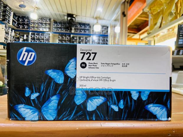 HP 727 Plotter Ink Designjet T930, T1530, T1530 (300ml) · Photo 1