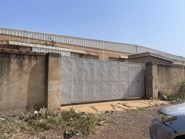 1,800 SQM Warehouse at Tema Going for Rent · Photo 4