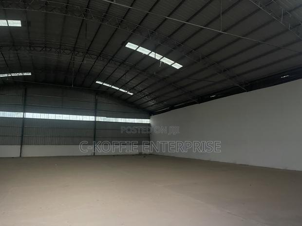 1,800 SQM Warehouse at Tema Going for Rent · Photo 2
