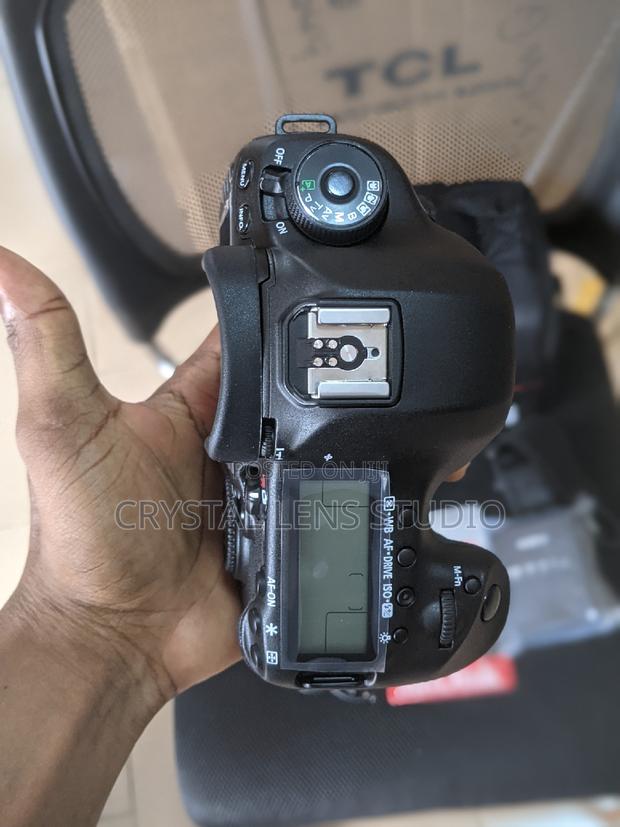 99% New 5d Mark 3 With Bag and Free Sd Card · Photo 6