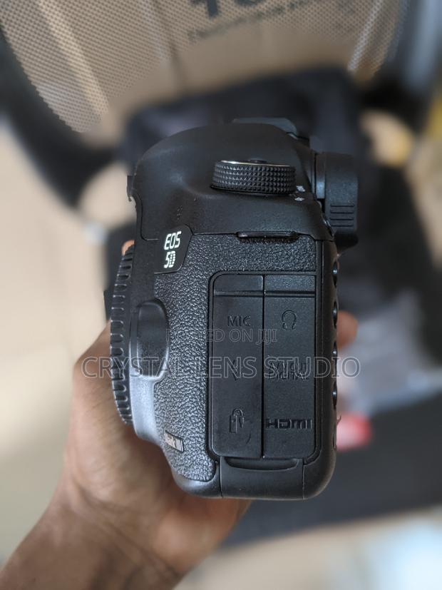 99% New 5d Mark 3 With Bag and Free Sd Card · Photo 7