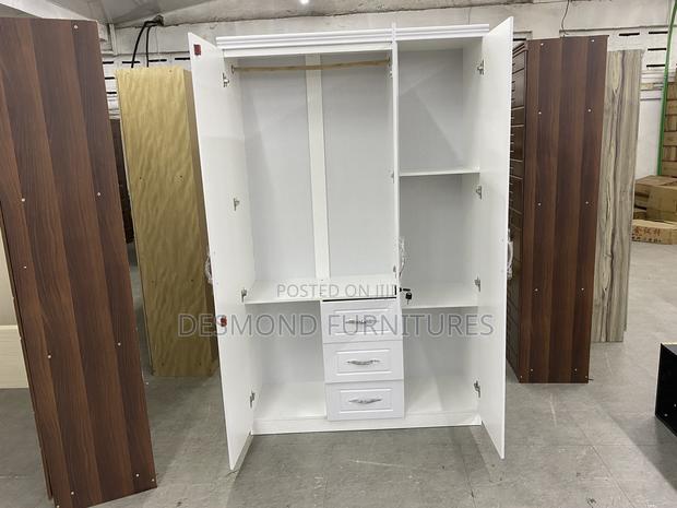 3 In 1 Wardrobe · Photo 2
