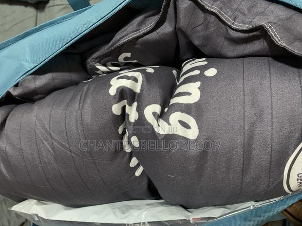 Luxury Quality King Size 7-Piece Removable Duvet Set · Photo 5