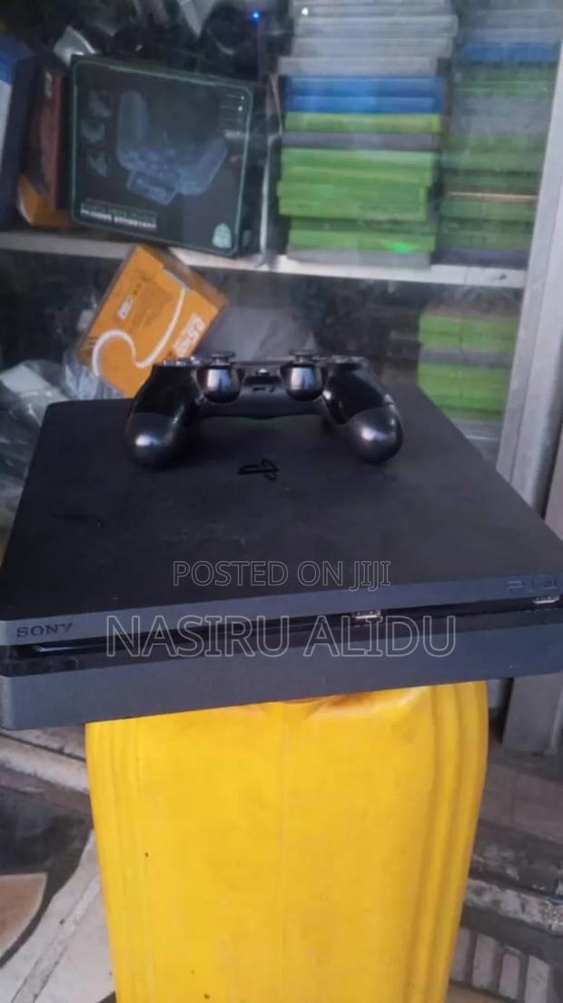 Ps4 Slim With Fc26 7 Games · Photo 6