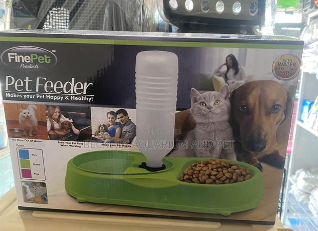 Pet 2 in 1 Feeding Bowls With Bottle · Photo 2