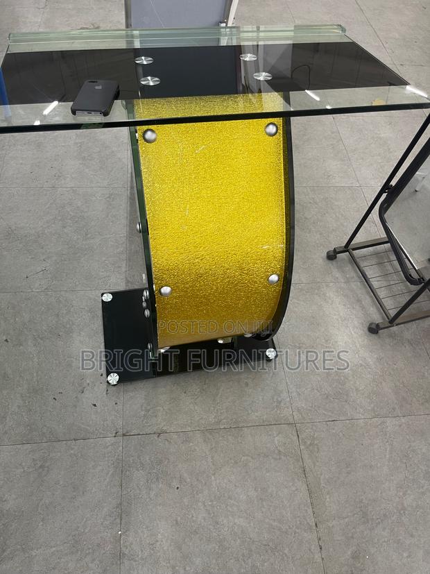Quality Glass Pulpit · Photo 1