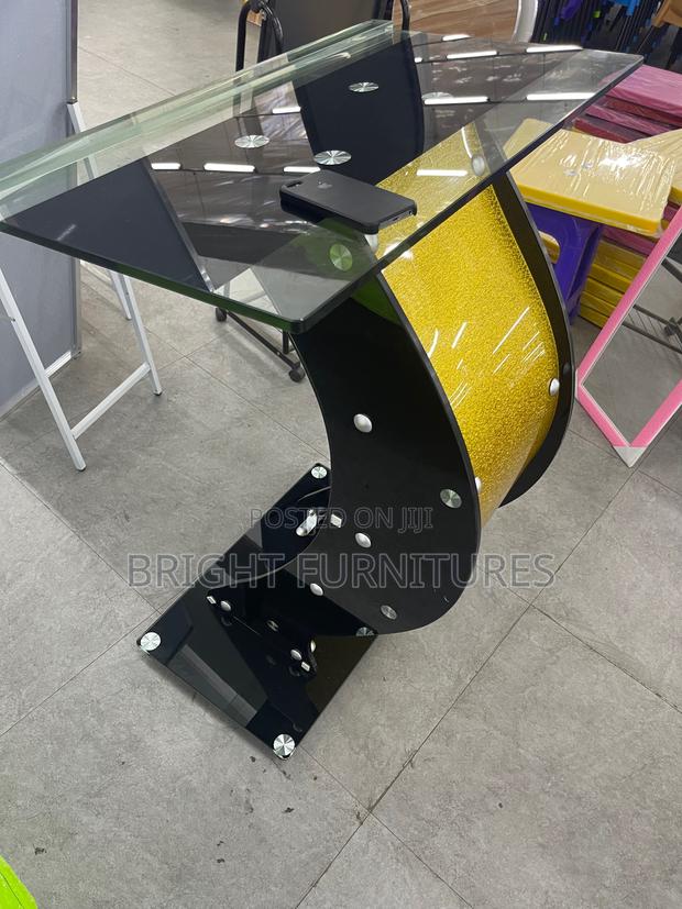 Quality Glass Pulpit · Photo 2