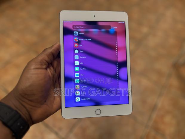 Apple iPad mini 4 128 GB Silver · Photo 4